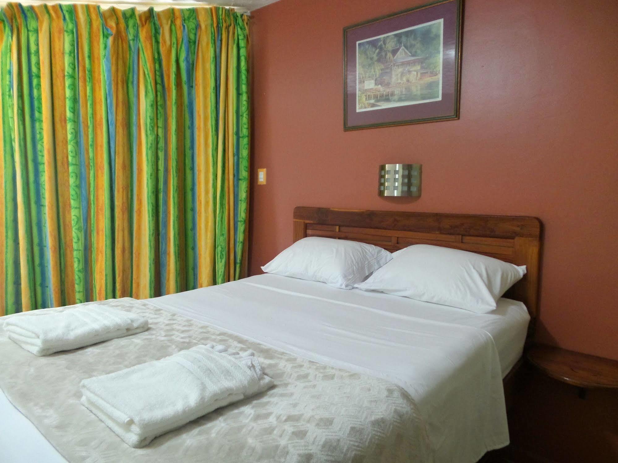 Shepherd Inn Crown Point Bagian luar foto