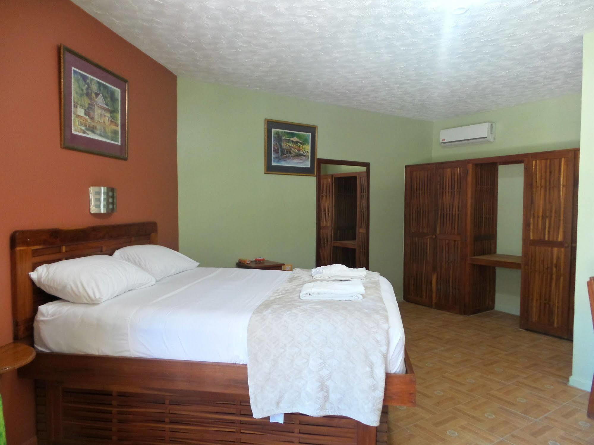 Shepherd Inn Crown Point Bagian luar foto