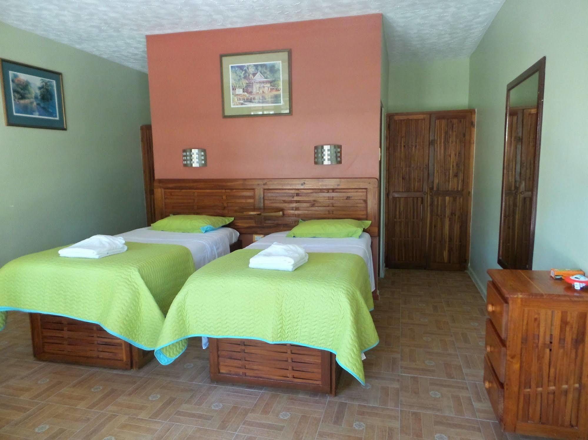 Shepherd Inn Crown Point Bagian luar foto