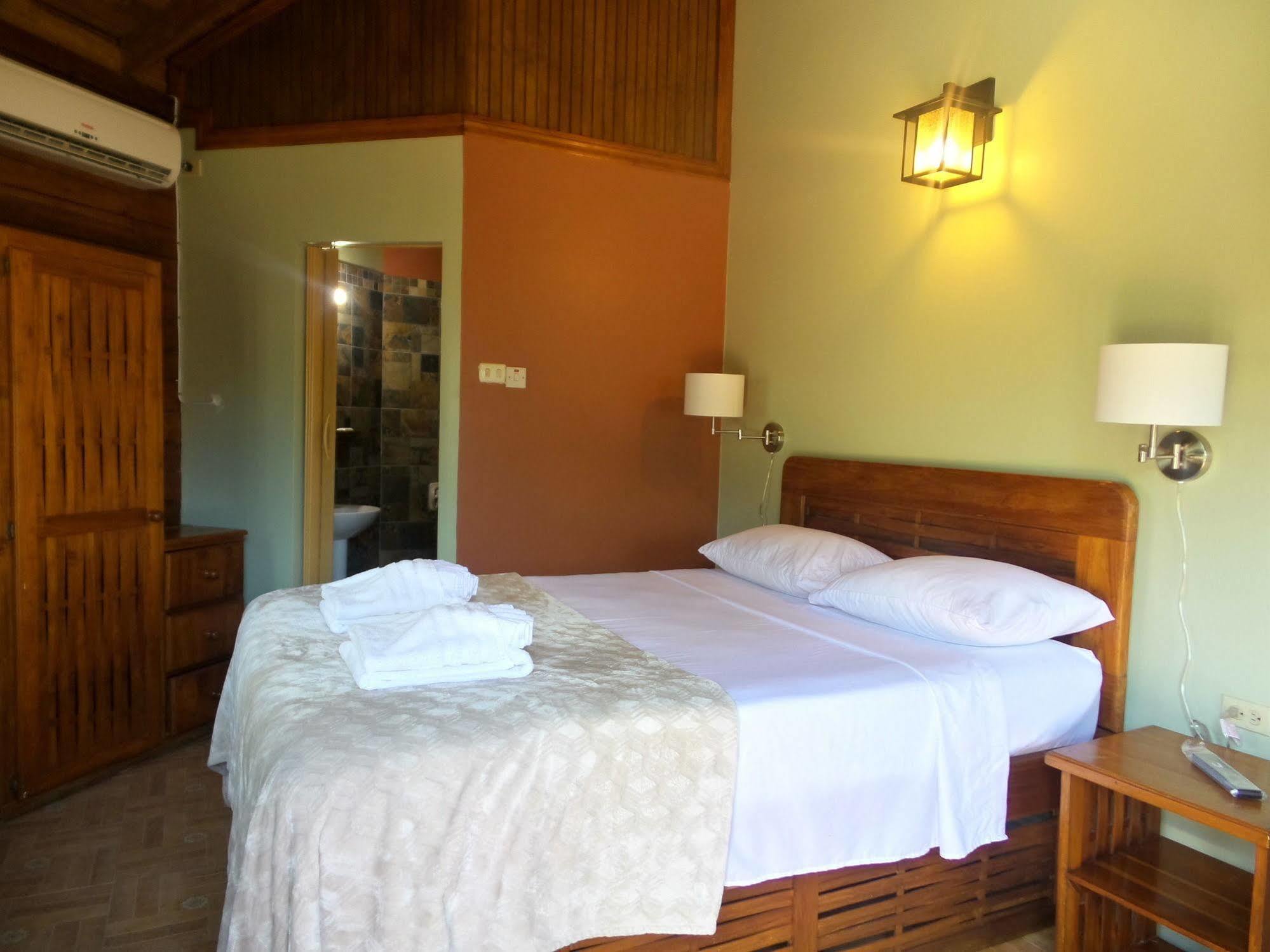 Shepherd Inn Crown Point Bagian luar foto