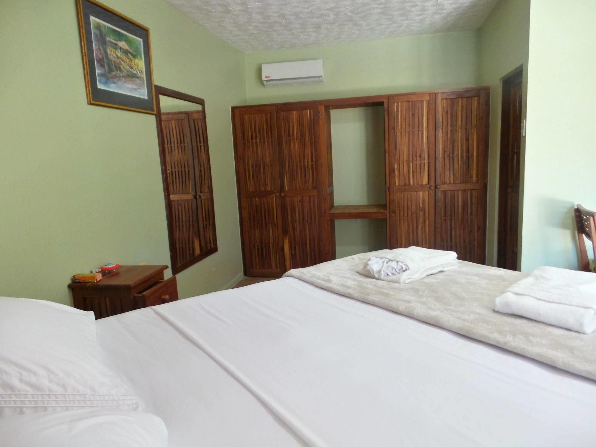Shepherd Inn Crown Point Bagian luar foto